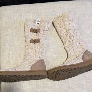 UGG W KALLA Crochet Knit Boots size 9